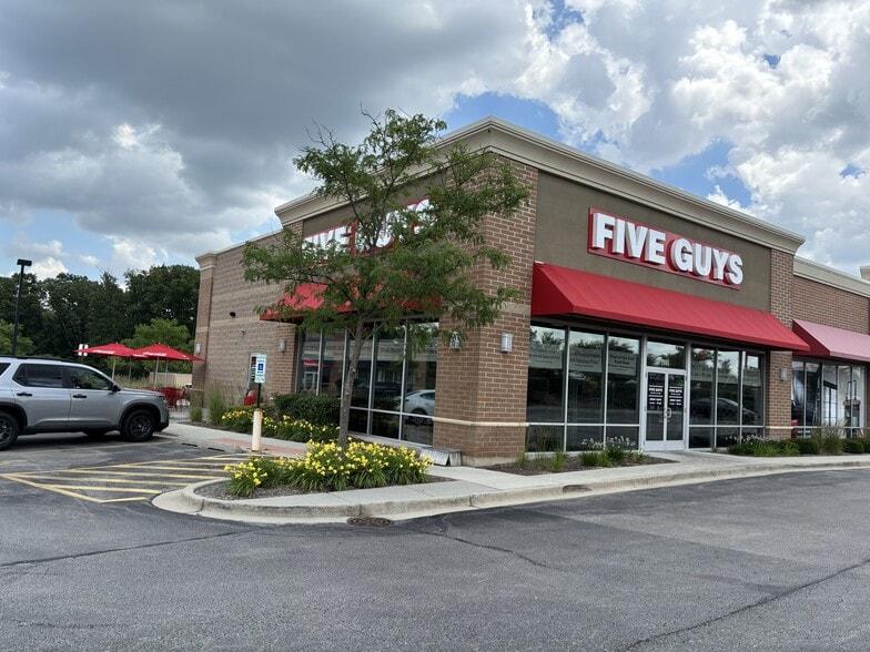 More Photos Of 2401-2405 Lincoln Hwy, New Lenox Freestanding For Lease