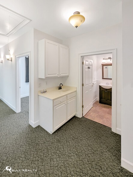 More Photos Of 1005 Weatherstone Pky, Woodstock Office For Sale