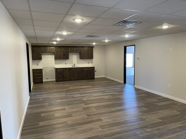 More Photos Of 9716 FM 307, Midland Warehouse For Lease