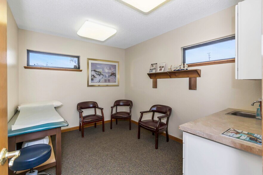 More Photos Of 701 N Hercules Ave, Clearwater Medical For Sale