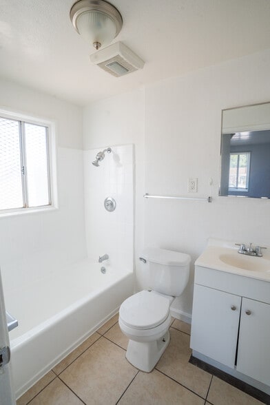 More Photos Of 242 E Del Amo Blvd, Long Beach Multifamily For Sale