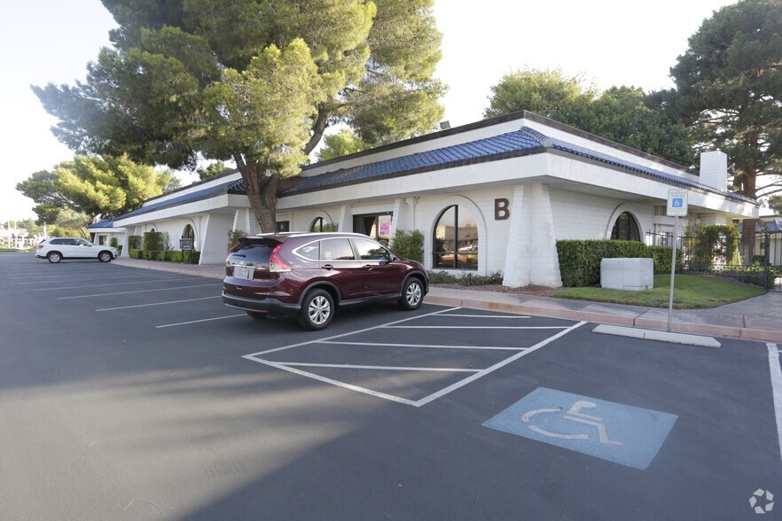 More Photos Of 801 S Rancho Dr, Las Vegas Office For Lease