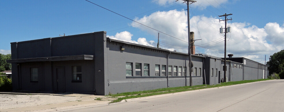 Primary Photo Of 130 9th Street St, Green Bay Warehouse For Sale