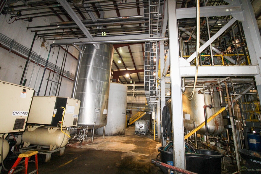 More Photos Of 5640 44th Ave S, Clinton Office For Sale