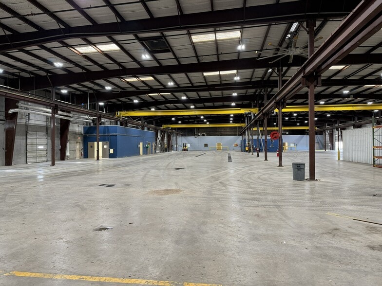 More Photos Of 1980 SW Wilshire Blvd, Burleson Warehouse For Sale