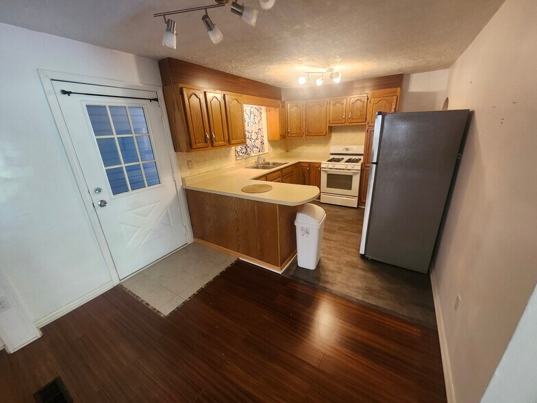 More Photos Of 147 Georgetown Rd, Beaver Falls Apartments For Sale