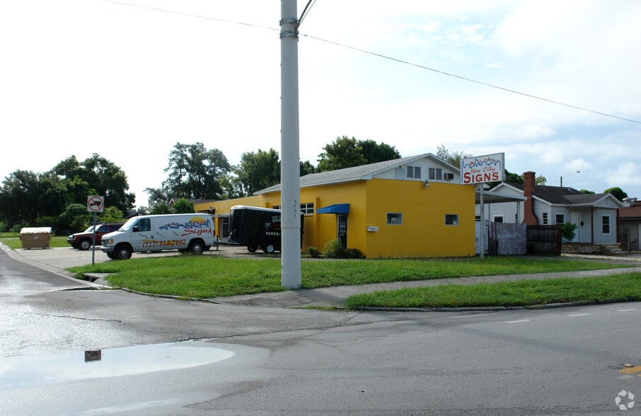 Primary Photo Of 1739 28th St N, Saint Petersburg Light Manufacturing For Sale