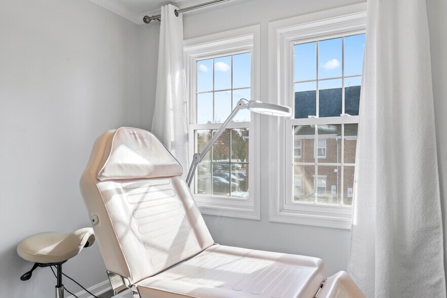 More Photos Of 2102 Gallows Rd, Vienna Medical For Lease