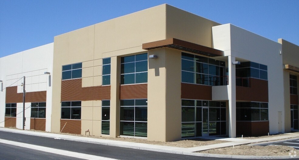 More Photos Of 791 Chambers Ln, Simi Valley Manufacturing For Lease