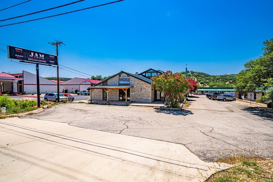 More Photos Of 2125 Sidney Baker St, Kerrville Storefront Retail Office For Sale