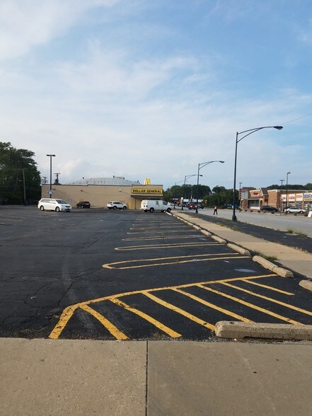 More Photos Of 9520 S Jeffrey, Chicago Freestanding For Sale