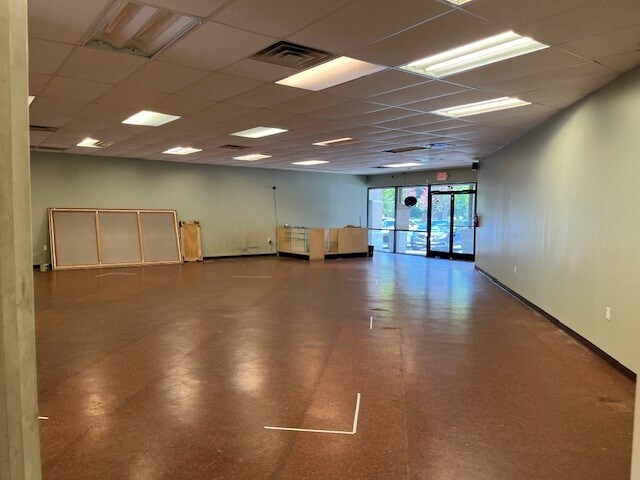 More Photos Of 1950 Hendersonville Rd, Asheville Unknown For Lease