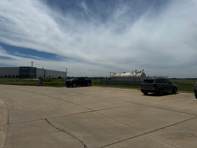More Photos Of 5301 SW 11th St, Lawton Refrigeration Cold Storage For Lease
