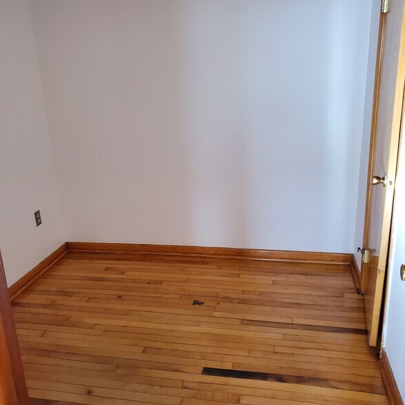 More Photos Of 65-67 Watervliet Ave, Albany Apartments For Lease