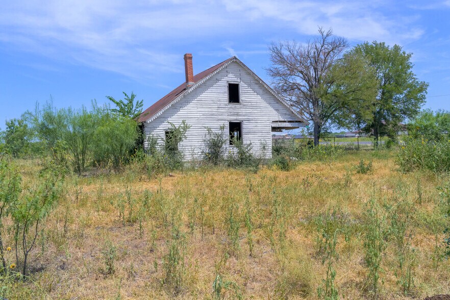 More Photos Of 931 W FM 78, Marion Land For Sale