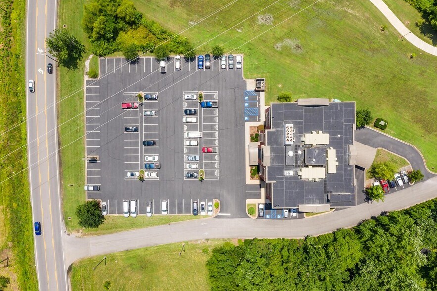 More Photos Of 3855 N Ocoee St, Cleveland Office For Lease