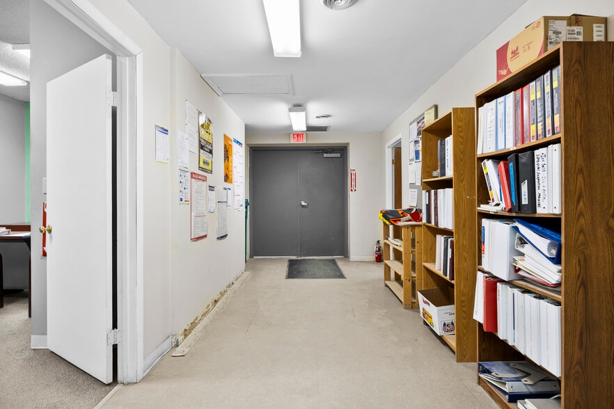 More Photos Of 433 N Pearl St, Albany Warehouse For Sale