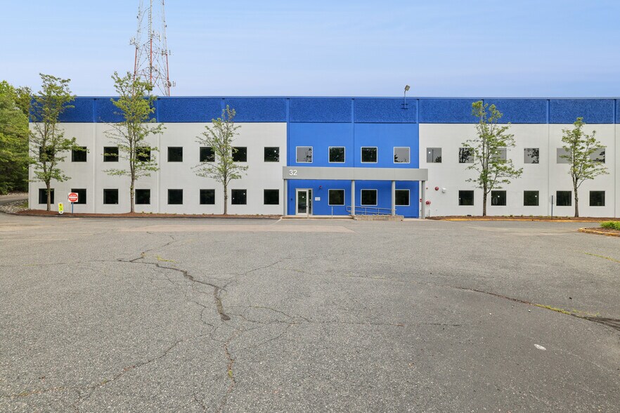 More Photos Of 32 Coslin Dr, Southborough Research And Development For Lease