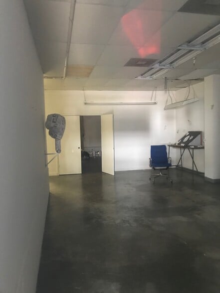 More Photos Of 3300 Jensen Dr, Houston Manufacturing For Lease