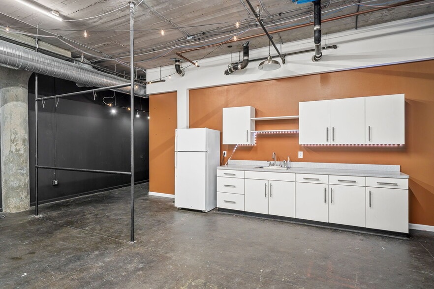 More Photos Of 511 N Garrison Ave, Saint Louis Office For Lease