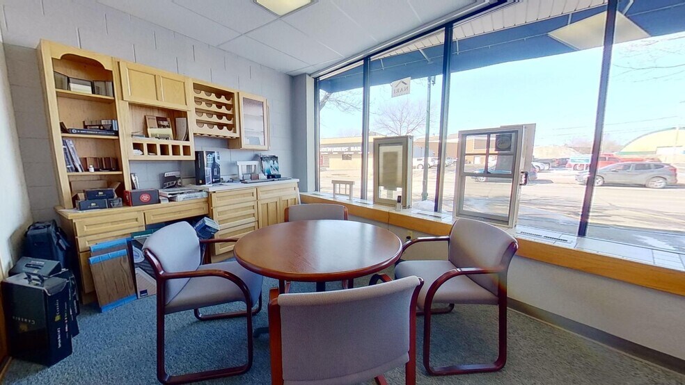 More Photos Of 2578-2580 E 7th Ave, North Saint Paul Storefront Retail Residential For Sale