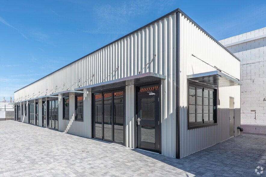 More Photos Of 1561 Commerce st, Las Vegas Unknown For Lease