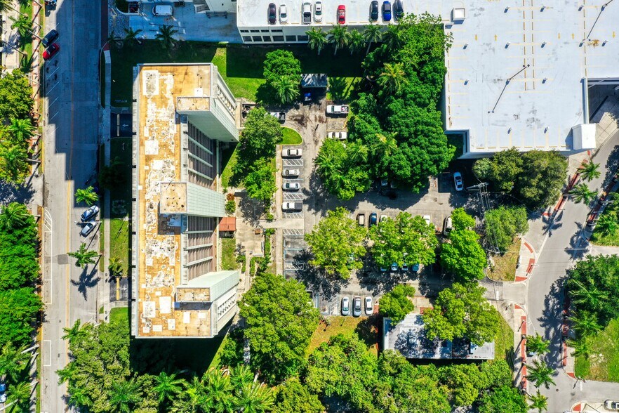 More Photos Of 2424 Edwards Dr, Fort Myers Apartments For Sale