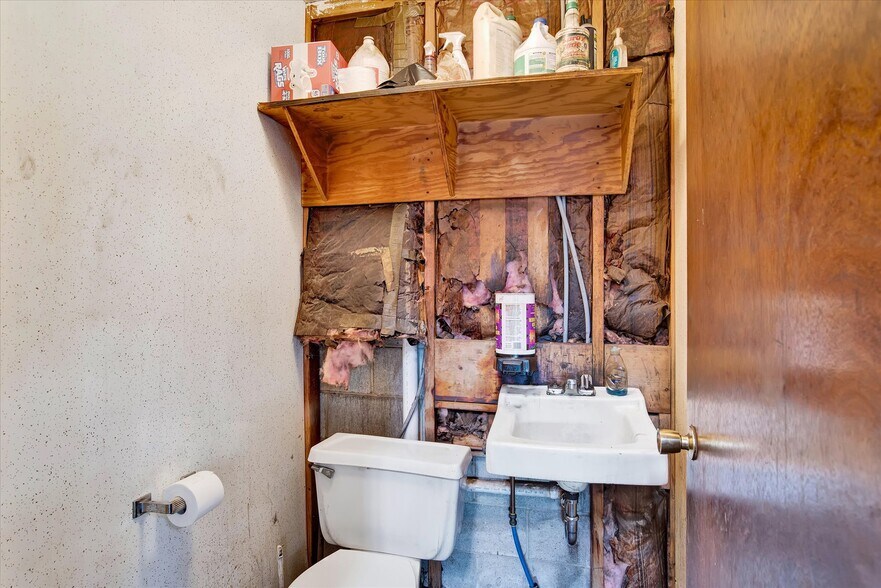 More Photos Of 140 Hershey Rd, Hershey Specialty For Sale