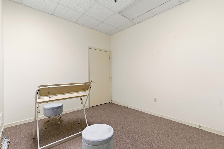 More Photos Of 86 Coraopolis Rd, Coraopolis Daycare Center For Lease