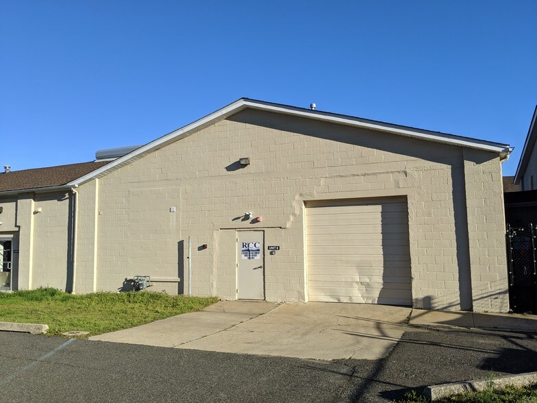 Primary Photo Of 10 Lippincott Ln, Mount Holly Unknown For Lease