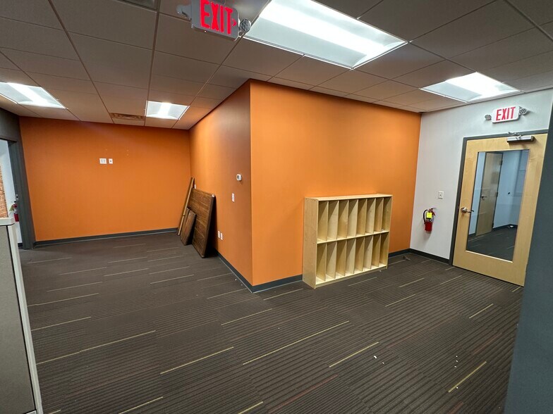 More Photos Of 2217 E 9th St, Cleveland Office For Lease