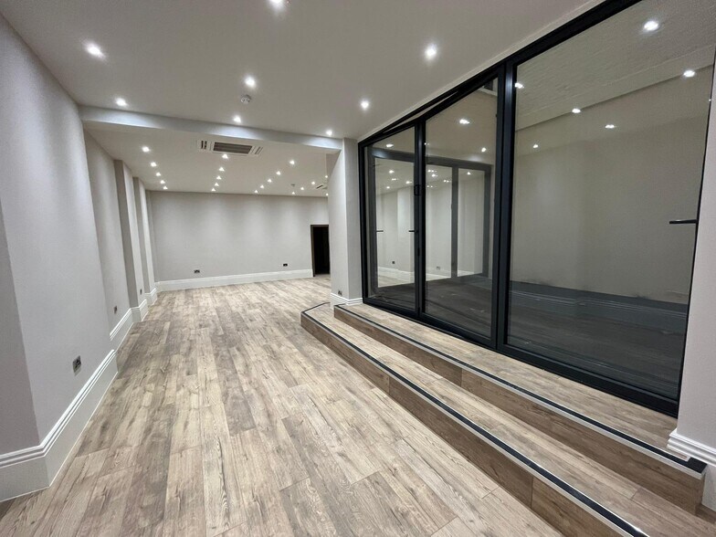 More Photos Of 13 Grosvenor Gdns, London Office For Sale