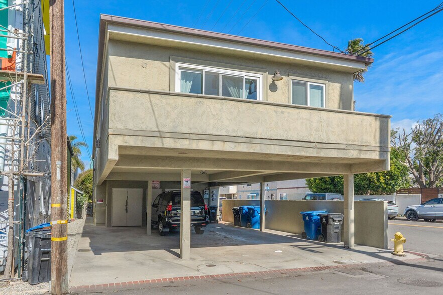 More Photos Of 40 24th pl, Venice Multifamily For Sale