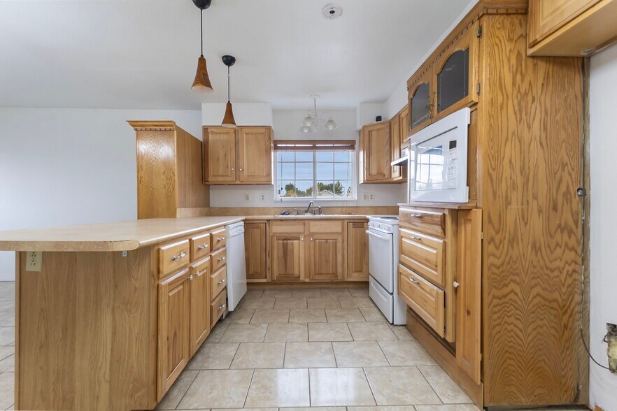 More Photos Of 163 S Main St, Huntington Office Residential For Sale