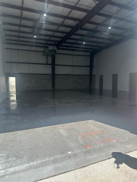 More Photos Of 161 Commerce Rd, Boynton Beach Warehouse For Sale