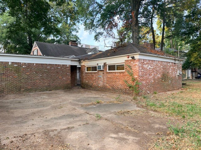 More Photos Of 3604 Midland Ave, Memphis Sorority Fraternity House For Sale