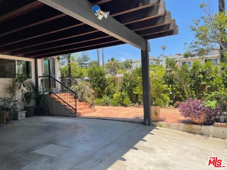 More Photos Of 425 Sunridge St, Playa del Rey Apartments For Sale
