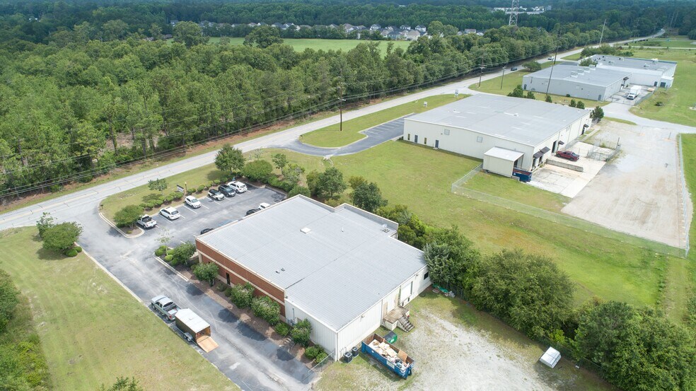 More Photos Of 475 Industrial Dr, Lexington Showroom For Sale