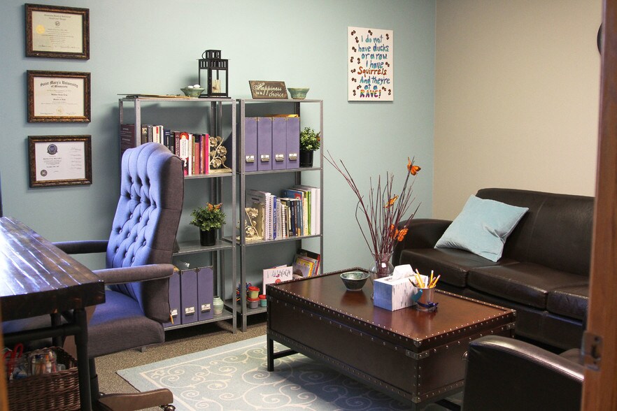 More Photos Of 1652 Greenview Dr SW, Rochester Office For Lease