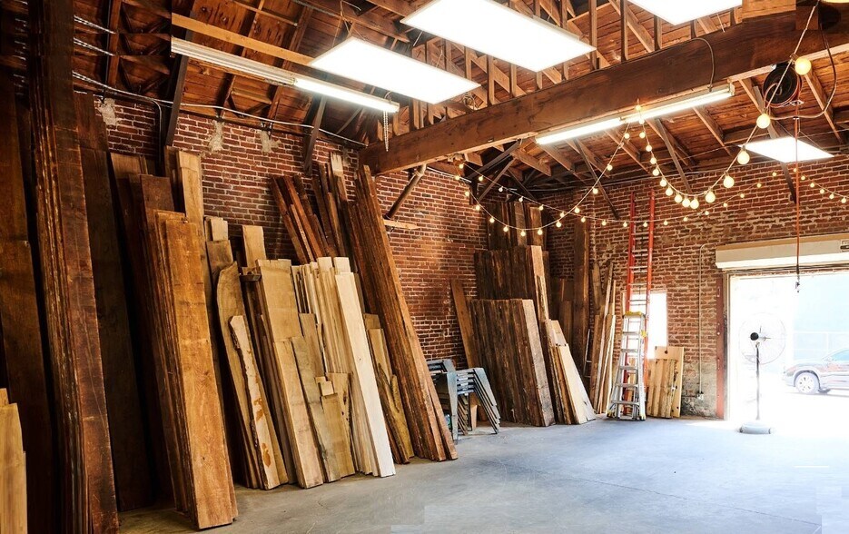 More Photos Of 643 Gibbons St, Los Angeles Warehouse For Lease