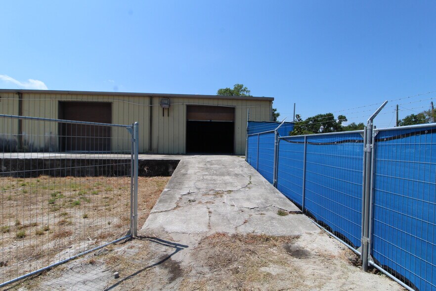 More Photos Of 850 2nd St, Winter Haven Warehouse For Lease