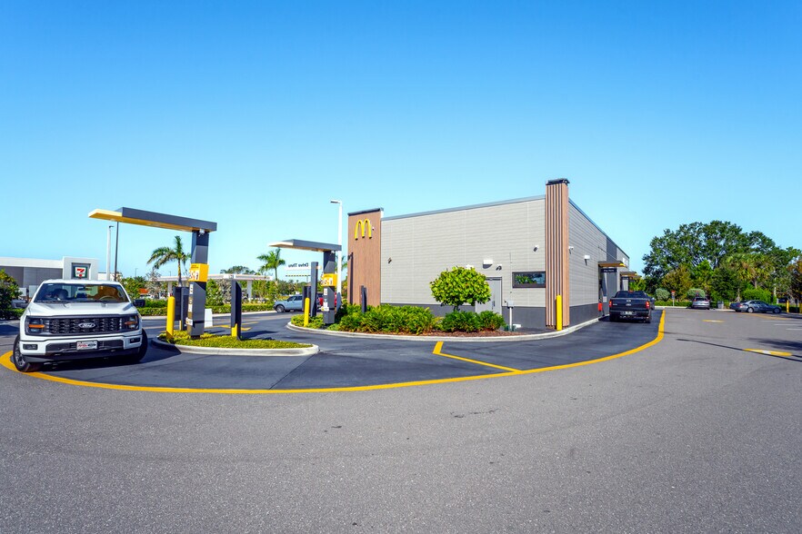 More Photos Of 6508 University Pky, Sarasota Fast Food For Sale