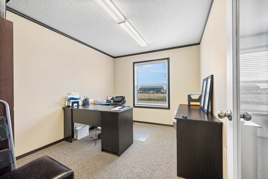 More Photos Of 3807 9th St, Lloydminster Warehouse For Sale