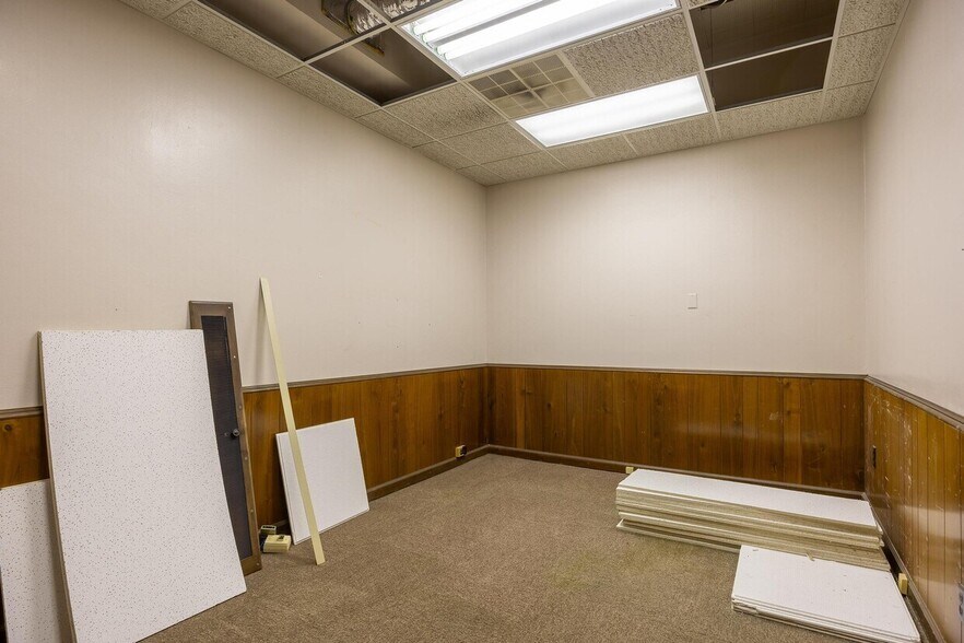 More Photos Of 240 Edwards St, Cleveland Office For Sale