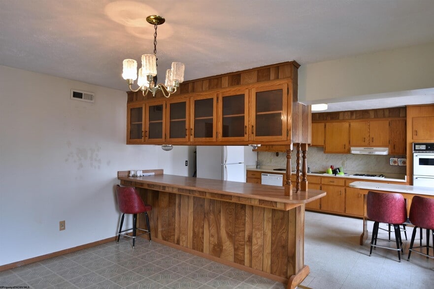 More Photos Of 104 Park Blvd, Clarksburg Restaurant For Sale