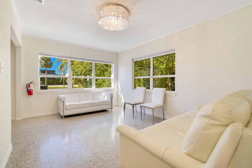 More Photos Of 4749 Hargrave St, Orlando Medical For Sale