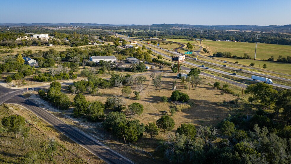 More Photos Of 3 Holiday Rd, Comfort Land For Lease