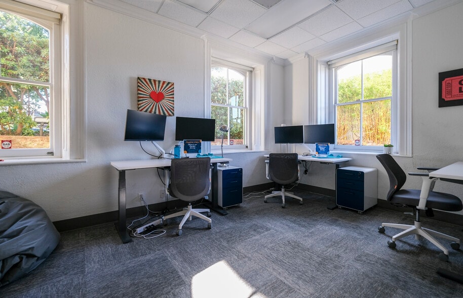 More Photos Of 925 De La Vina St, Santa Barbara Office For Lease