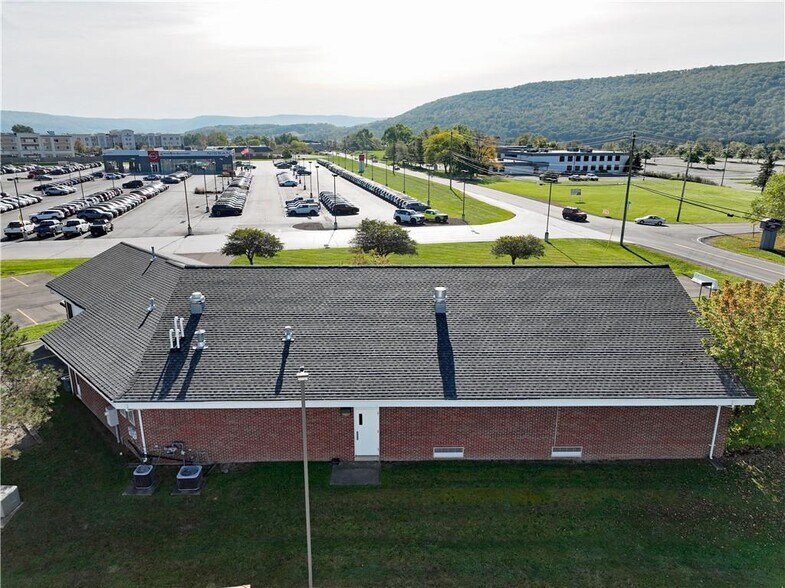 More Photos Of 226 Colonial Dr, Horseheads Office For Sale