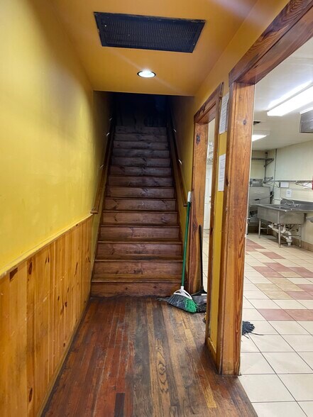 More Photos Of 386 Highway 82 S, Jefferson Restaurant For Sale